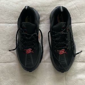 Skechers men’s work shoe